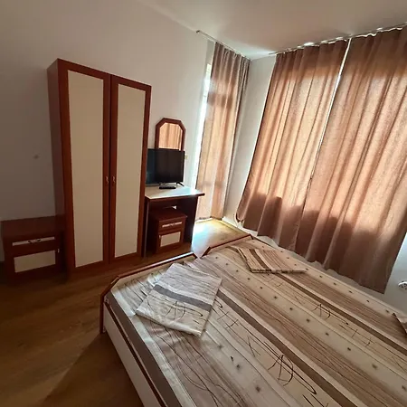 Casa de hóspedes Dayana 3 *